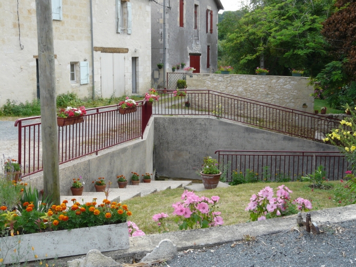 Les bords du Lavoir - Pessac-sur-Dordogne