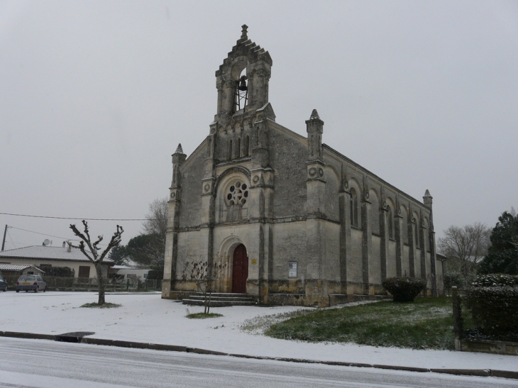 Le temple sous un paysage enneigé - Pessac-sur-Dordogne