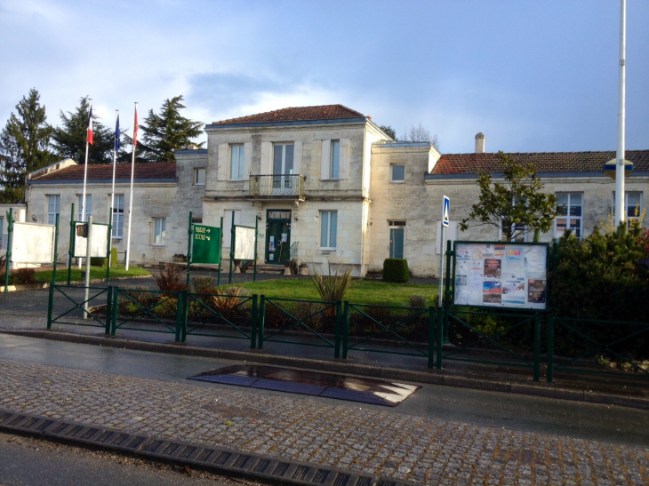 La mairie. - Pompignac