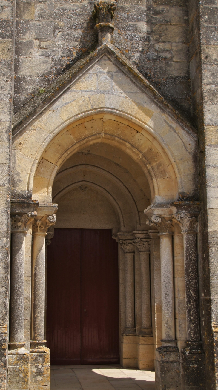 Le portail de l'église Saint-Martin. - Sadirac