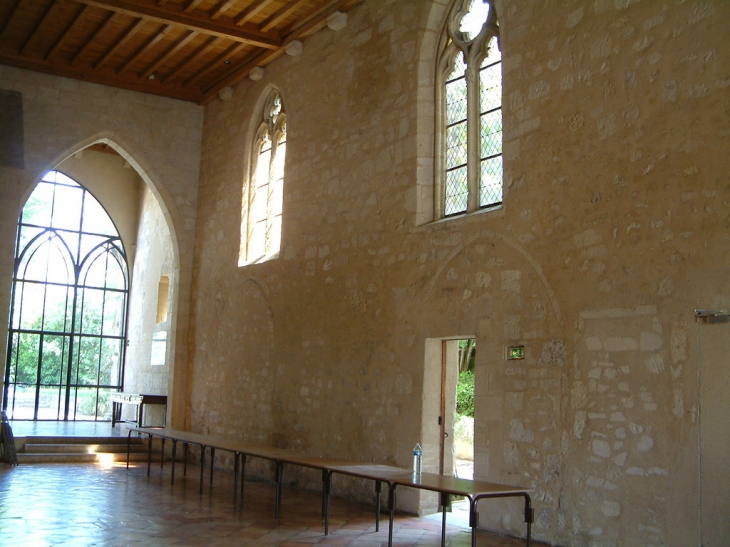 St Emilion: l'interieur de la salle - Saint-Émilion