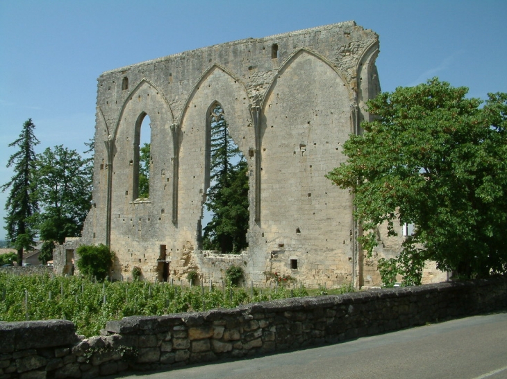 St Emilion: ancien mur abbatiale - Saint-Émilion