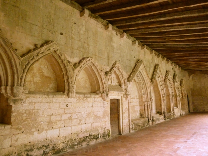 Le cloître de l'église collégiale. - Saint-Émilion