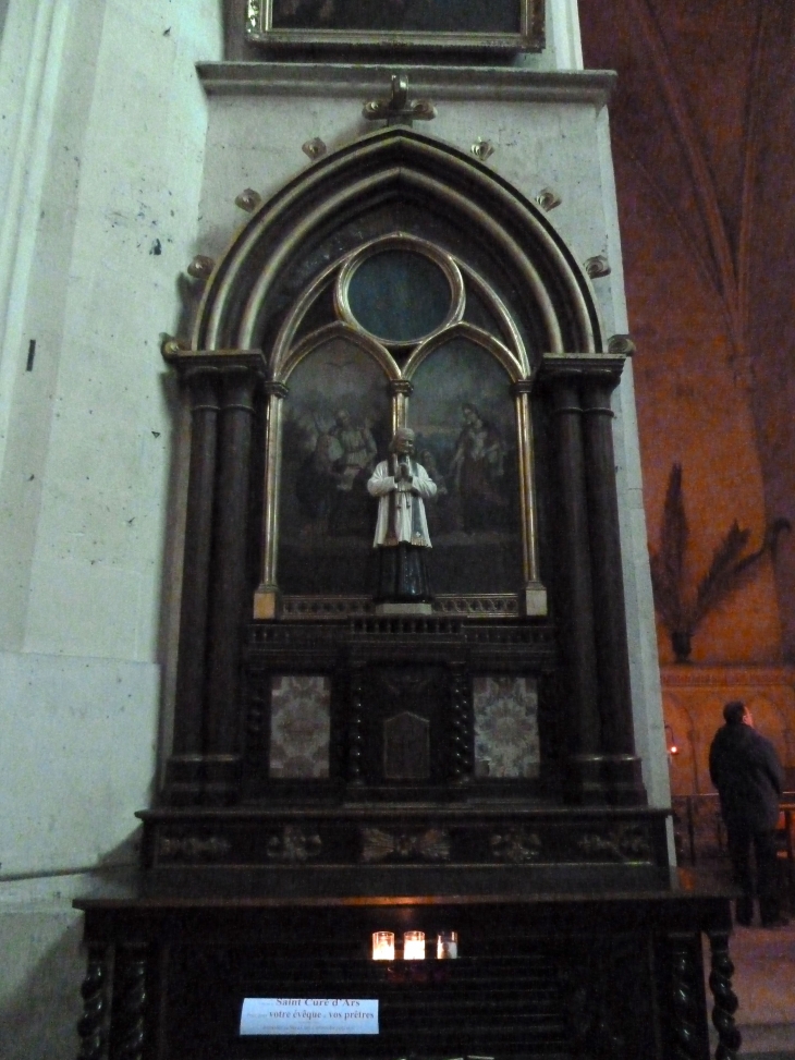 L'autel du Saint Curé d'Ars - Eglise collégiale. - Saint-Émilion