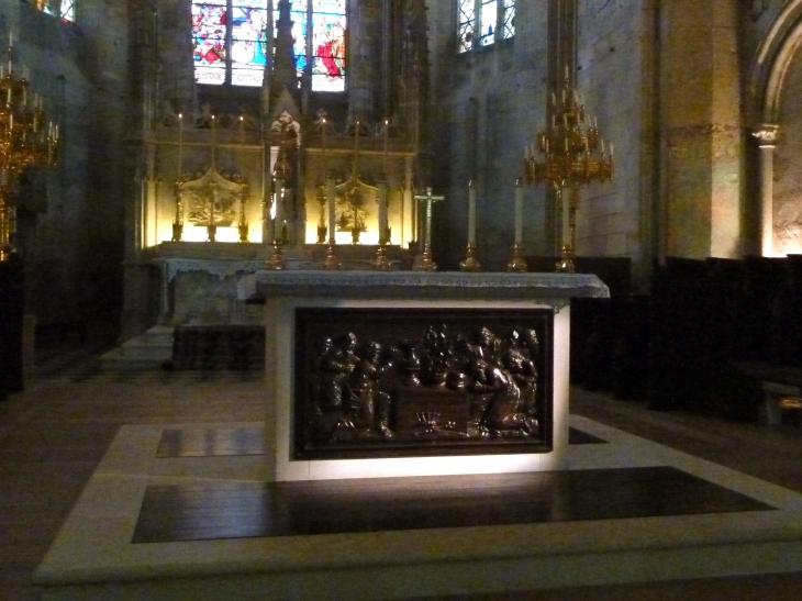 Détail : l'Autel de l'église collégiale. - Saint-Émilion