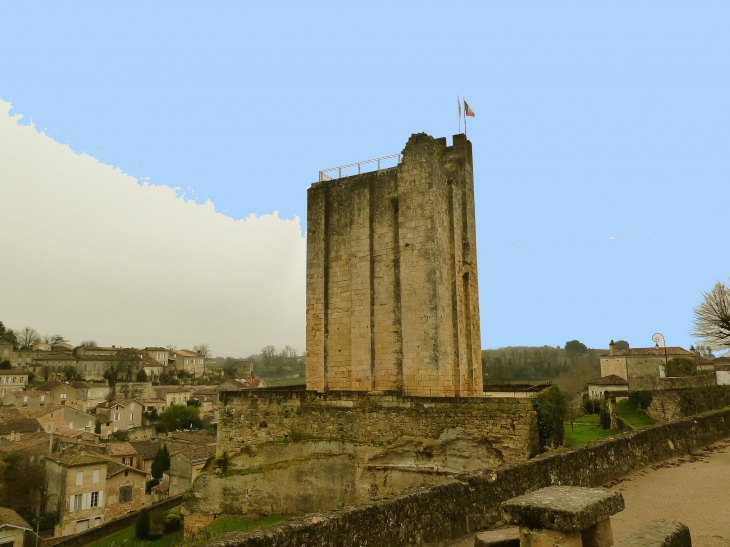 La Tour du Château du Roy - Donjon du XIIIe siècle. - Saint-Émilion