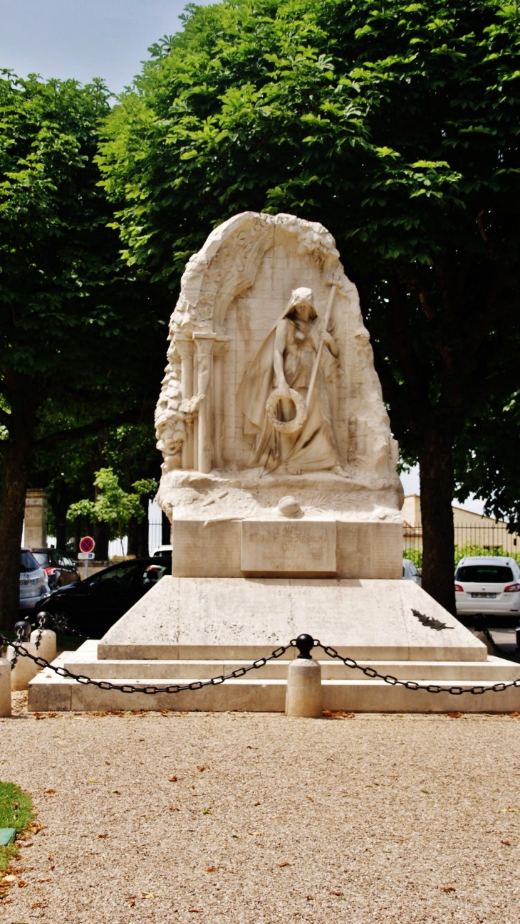 Monument aux Morts - Saint-Émilion