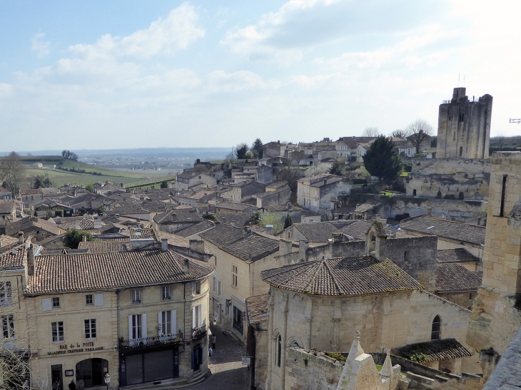 Vue sur la ville et la tour du Roy - Saint-Émilion