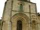 Photo précédente de Saint-Émilion Façade ouest de l'église collégiale. Bâtie dès le début du XIIe siècle pour la communauté des chanoines de Saint-Augustin, sa construction se poursuivit jusqu'au XVIe siècle.