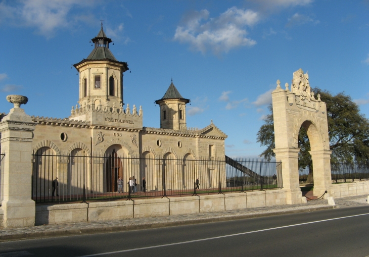 Château Cos d'Estournel - Saint-Estèphe