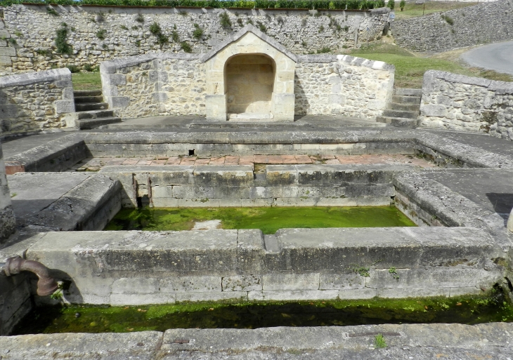 Fontaine-lavoir de Marbuzet - Saint-Estèphe