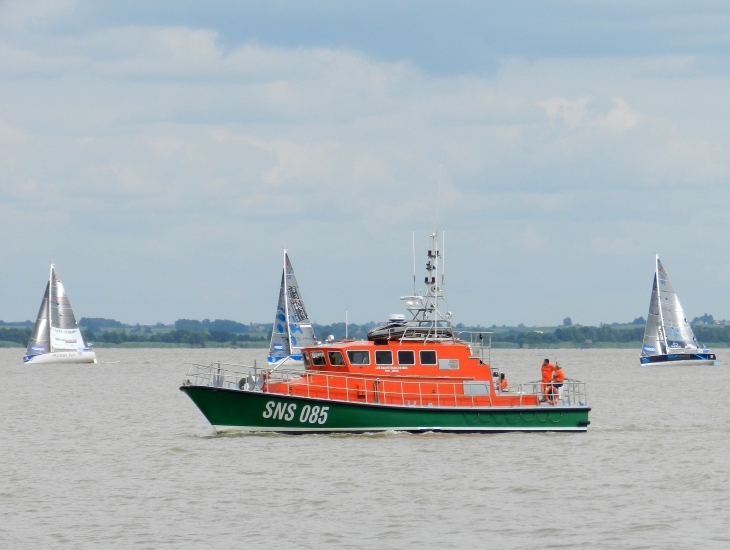 Vedette SNSM de Port-Médoc lors de la Solitaire URGO Le Figaro au départ de Pauillac. - Saint-Estèphe