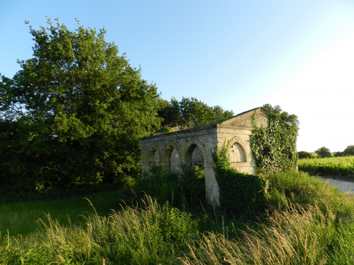 Fontaine, dite de Fontanique puis de Bocq - Saint-Estèphe