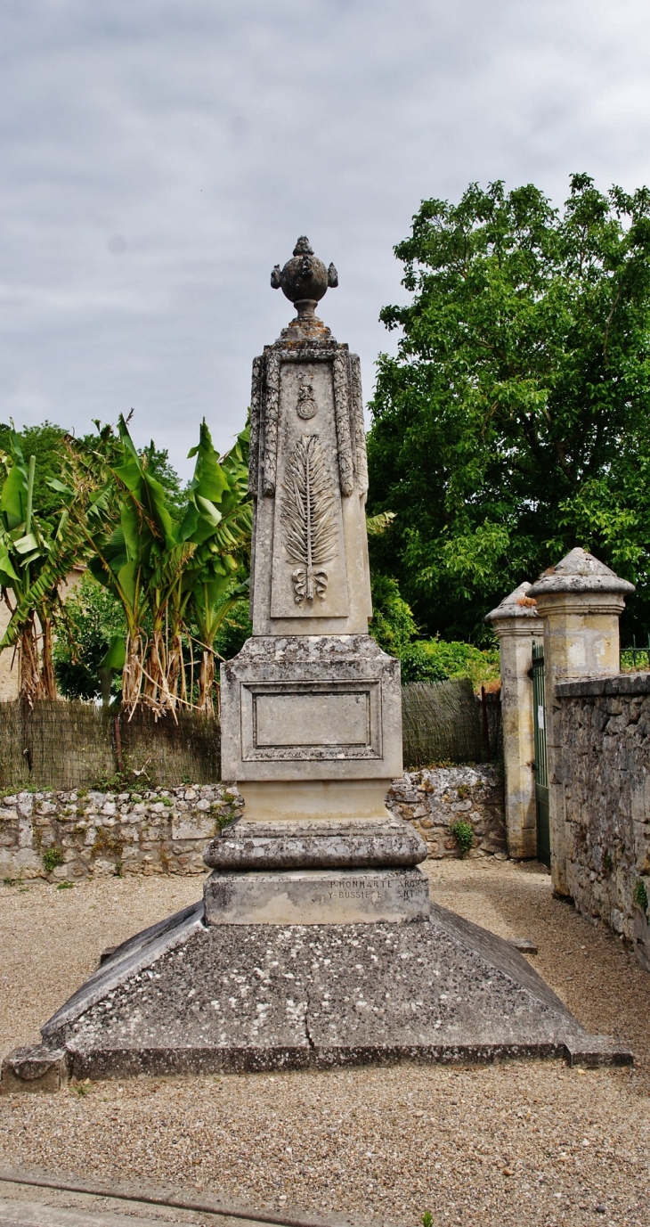 Monument aux Morts - Saint-Étienne-de-Lisse