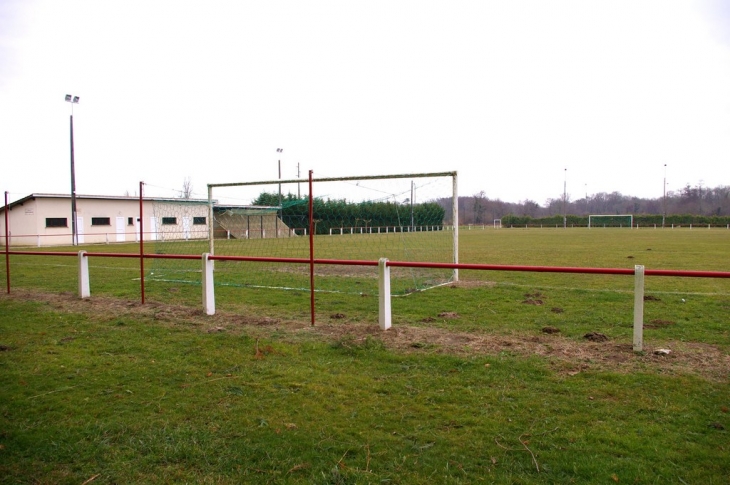 Le Stade de Football - Saint-Germain-d'Esteuil