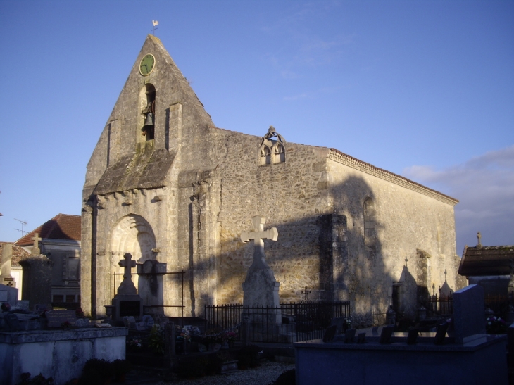 L'église romane trés remaniée à l'époque gothique (IMH) - Saint-Martial