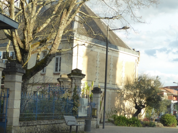 Dans le village - Saint-Médard-en-Jalles