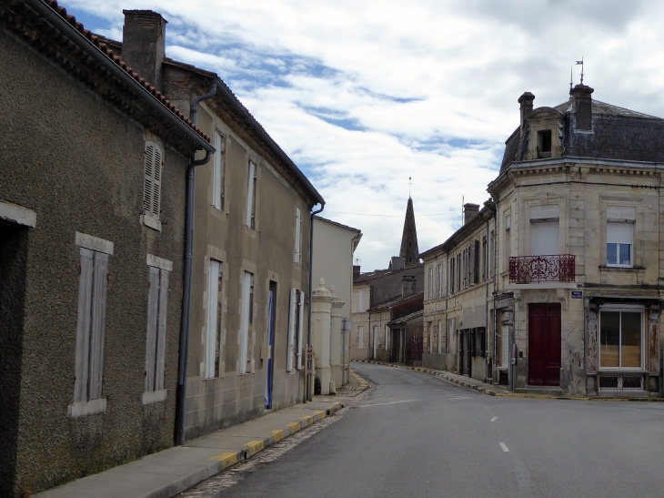 Dans le village - Saint-Seurin-de-Cadourne