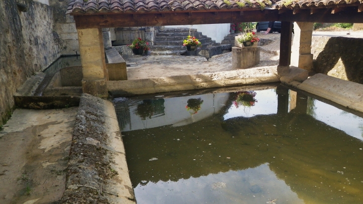 Le lavoir - Sainte-Radegonde