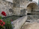 La fontaine près du lavoir.