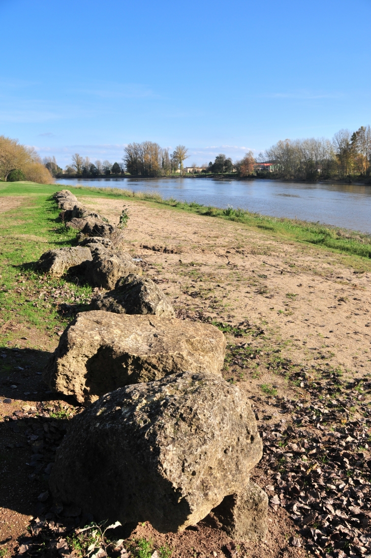 Bord de la rivière - Sainte-Terre