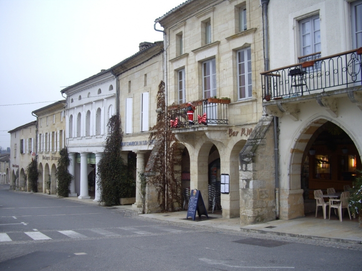 Couverts du 14ème. - Sauveterre-de-Guyenne