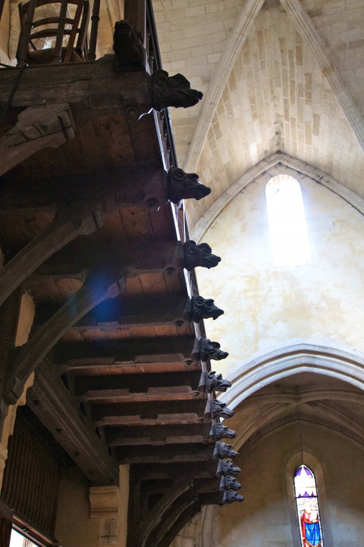 Le dessous du balcon. - Sauveterre-de-Guyenne