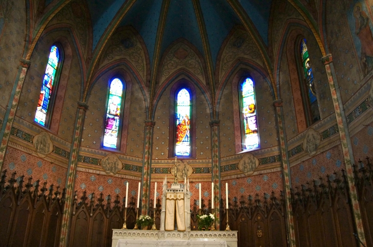 Remarquable abside de l'église Notre-Dame. - Sauveterre-de-Guyenne