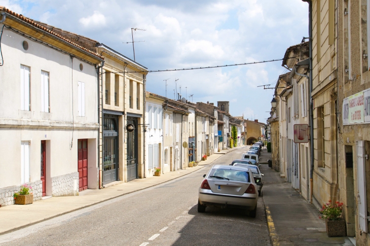 Rue Saubotte. - Sauveterre-de-Guyenne