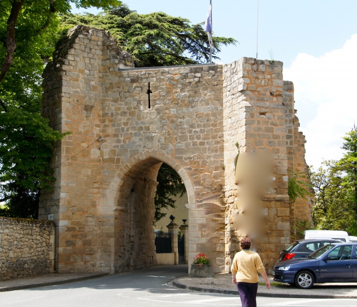 Porte Saint-Romain, au sud-est. - Sauveterre-de-Guyenne