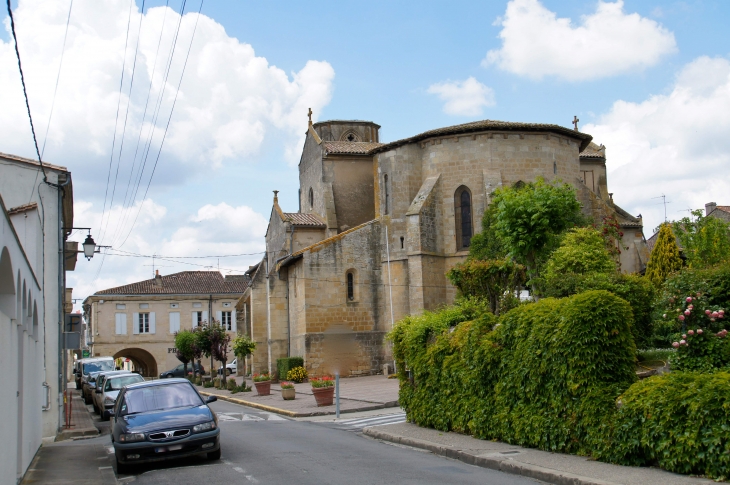 Le chevet de l'église Notre-dame du XIVe siècle. - Sauveterre-de-Guyenne