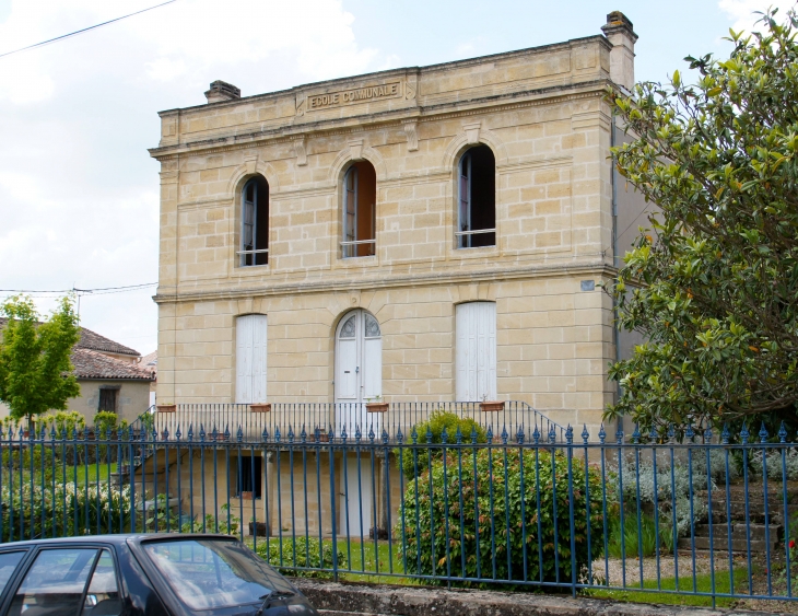 L'ancienne école communale. - Sauveterre-de-Guyenne