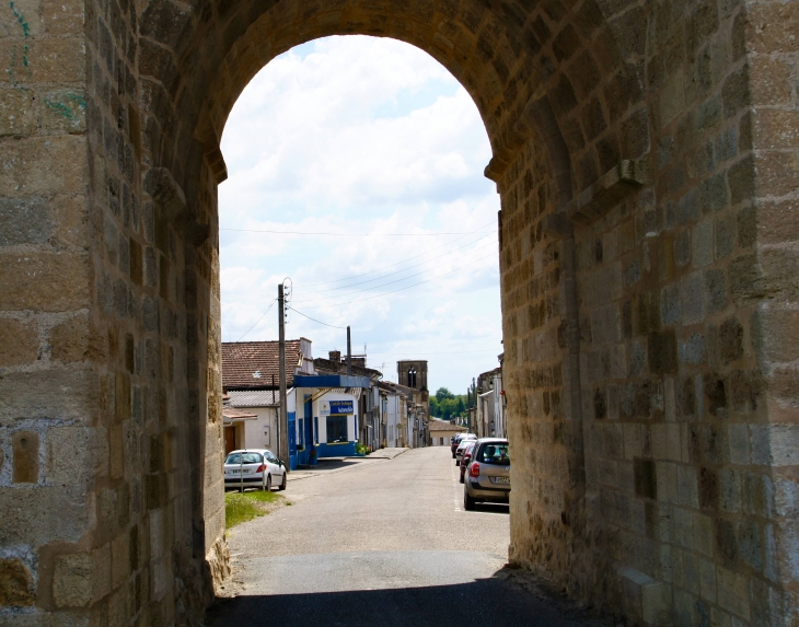 Rue Saint Leger. - Sauveterre-de-Guyenne