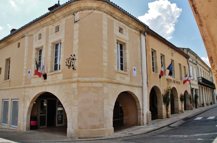 Office-de-Tourisme et Hotel-de-Ville - Sauveterre-de-Guyenne