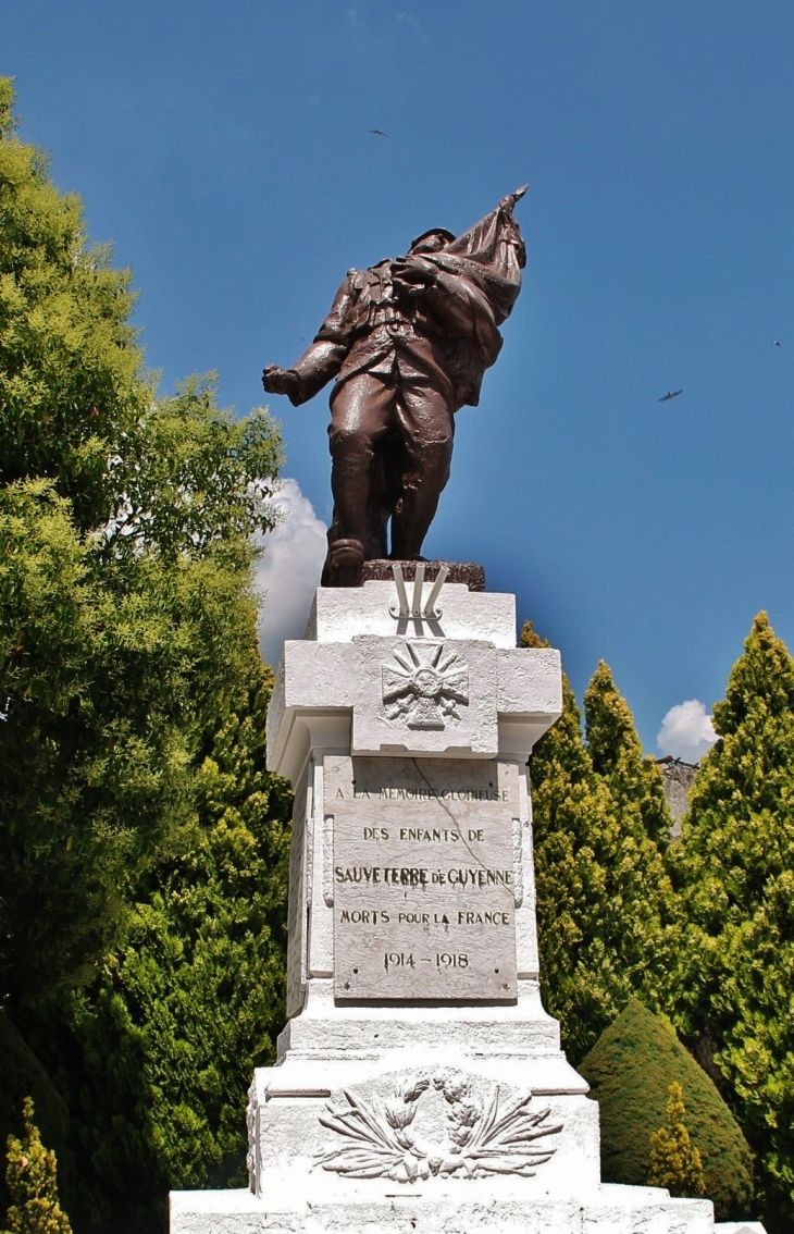 Monument aux Morts - Sauveterre-de-Guyenne