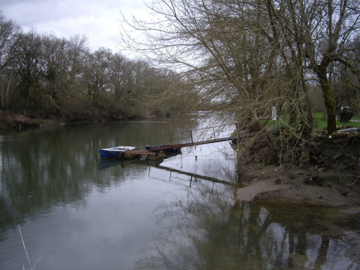 Les bords de l'Isle. - Savignac-de-l'Isle