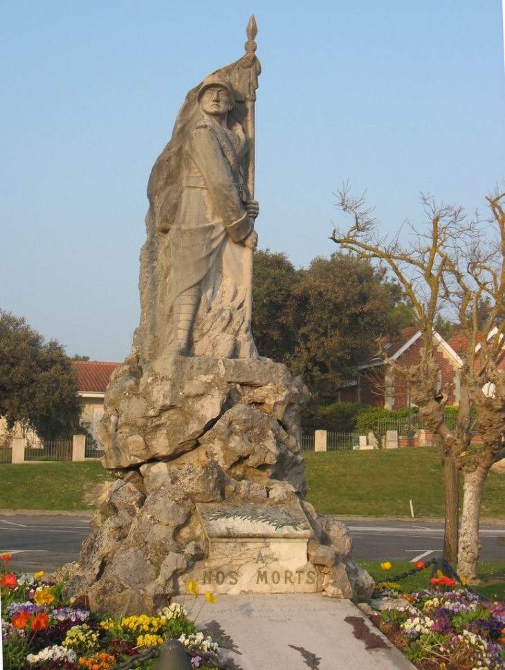 Monument aux Morts - Soulac-sur-Mer