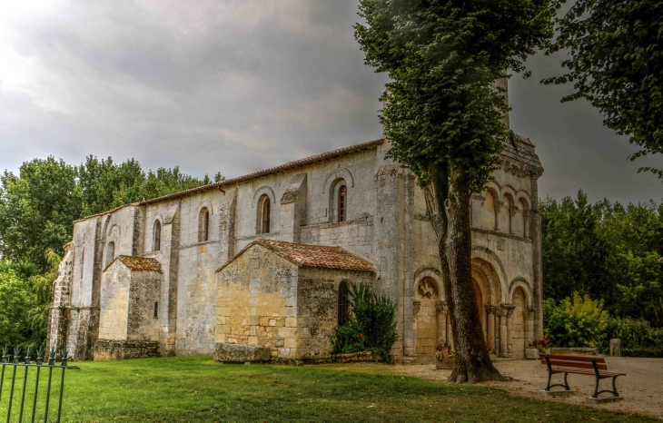 L'église Saint Etienne - Tauriac