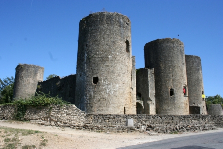 Château de Villandraut