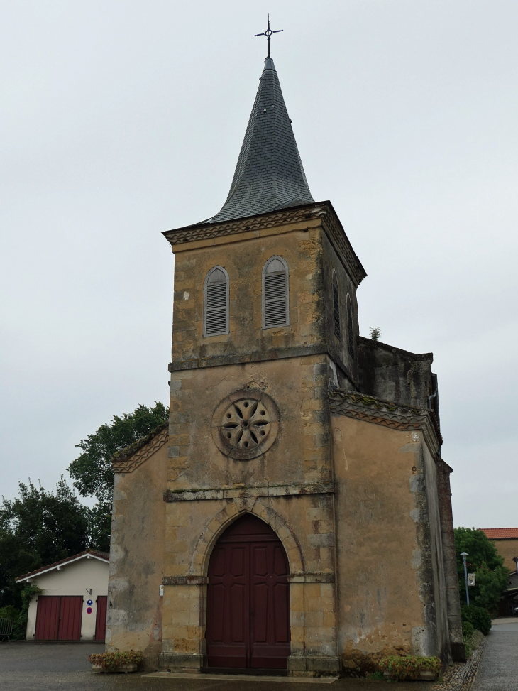 L'entrée de l'église - Bats