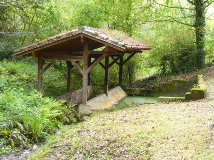 Le Lavoir communal... - Buanes