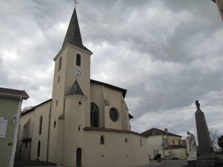 L'église et le Monument aus morts - Doazit