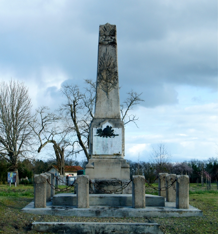 Le Monument aux Morts. - Escalans