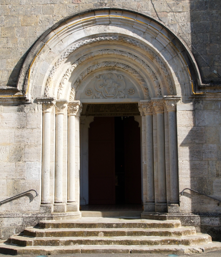 Le Portail de l'église Saint-Luperc. - Gabarret