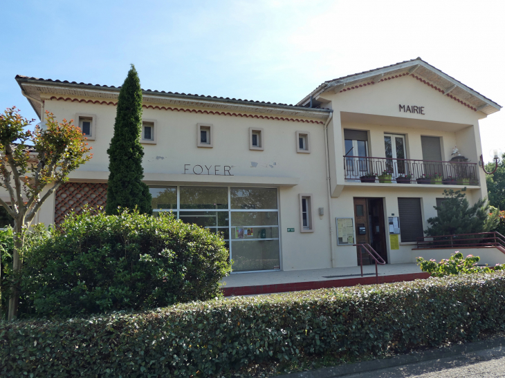 La mairie et le foyer communal - Le Frêche