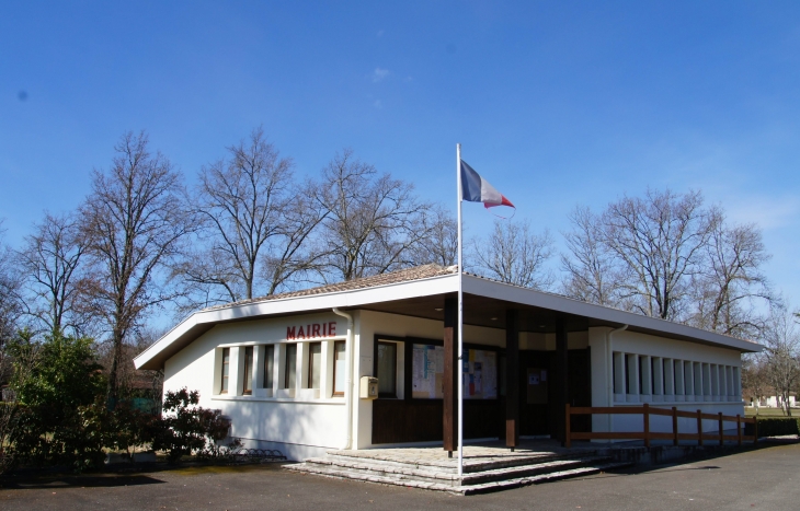 La Mairie. - Lubbon