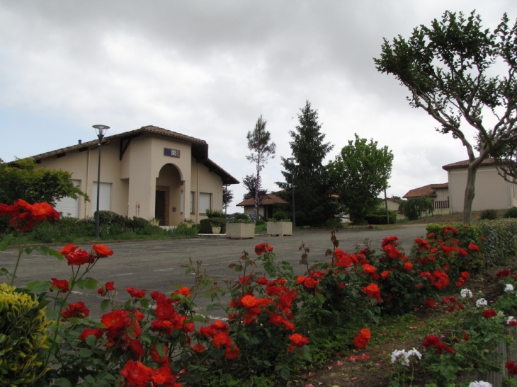 La Mairie de maylis et l'école