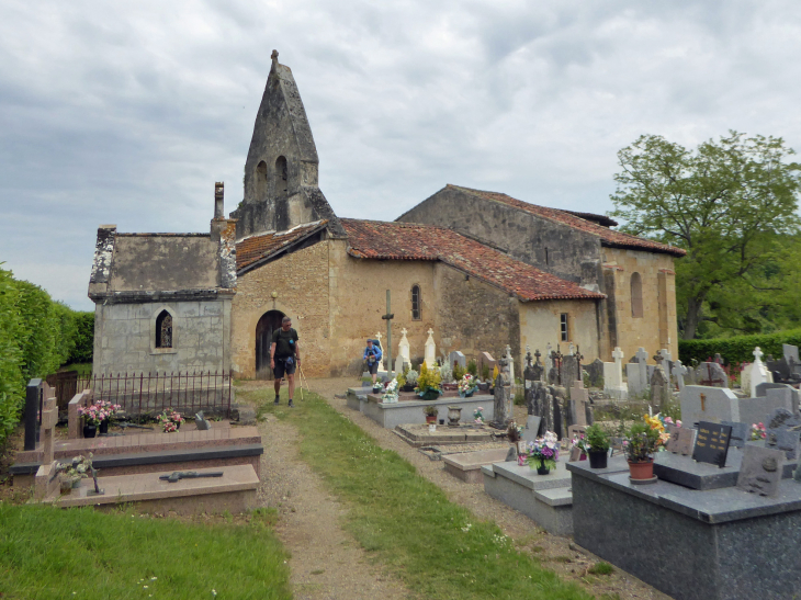 L'église de Sensacq sur le chemin des pélerins de Saint Jacques de Compostelle - Miramont-Sensacq