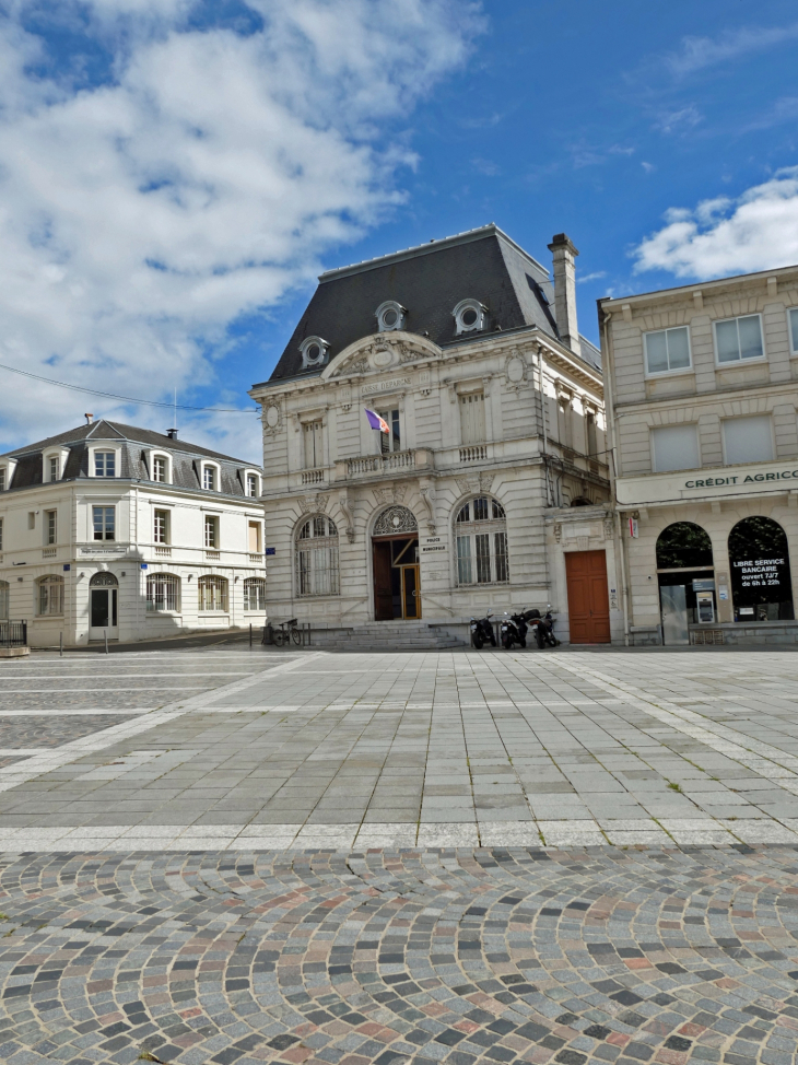 La place du Maréchal Leclercq - Mont-de-Marsan