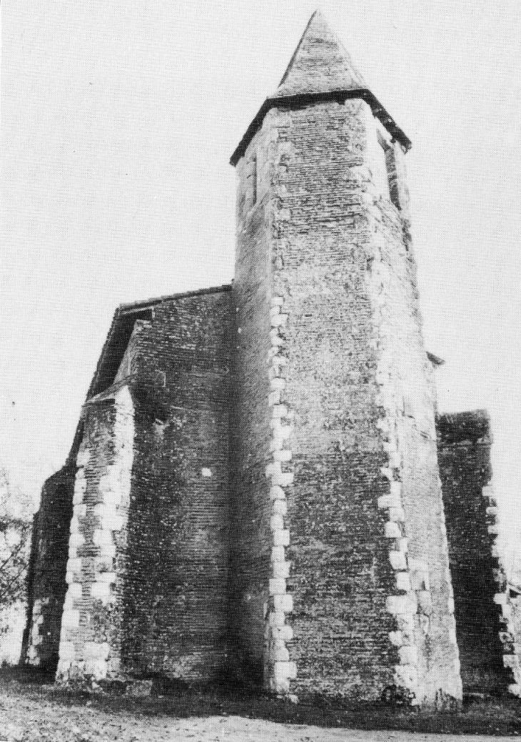 Eglise-notre-dame-de-sarran-tourelle-qui-sert-egalement-de-clocher-photo-prise-en-1980-eglises-anciennes-du-gabardan - Parleboscq